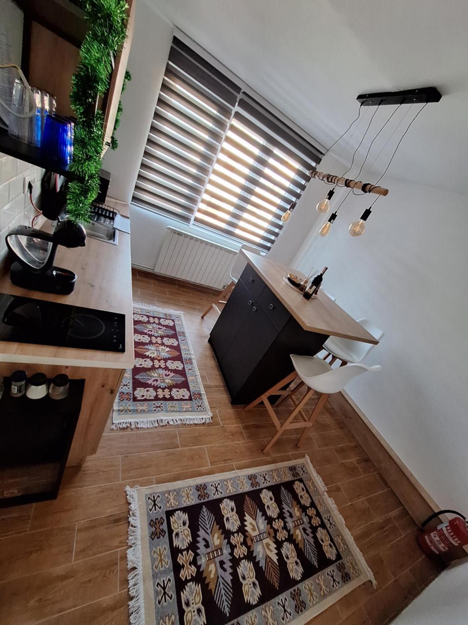 Mak Apartment - Free Parking - Balcony Sarajevo Ngoại thất bức ảnh