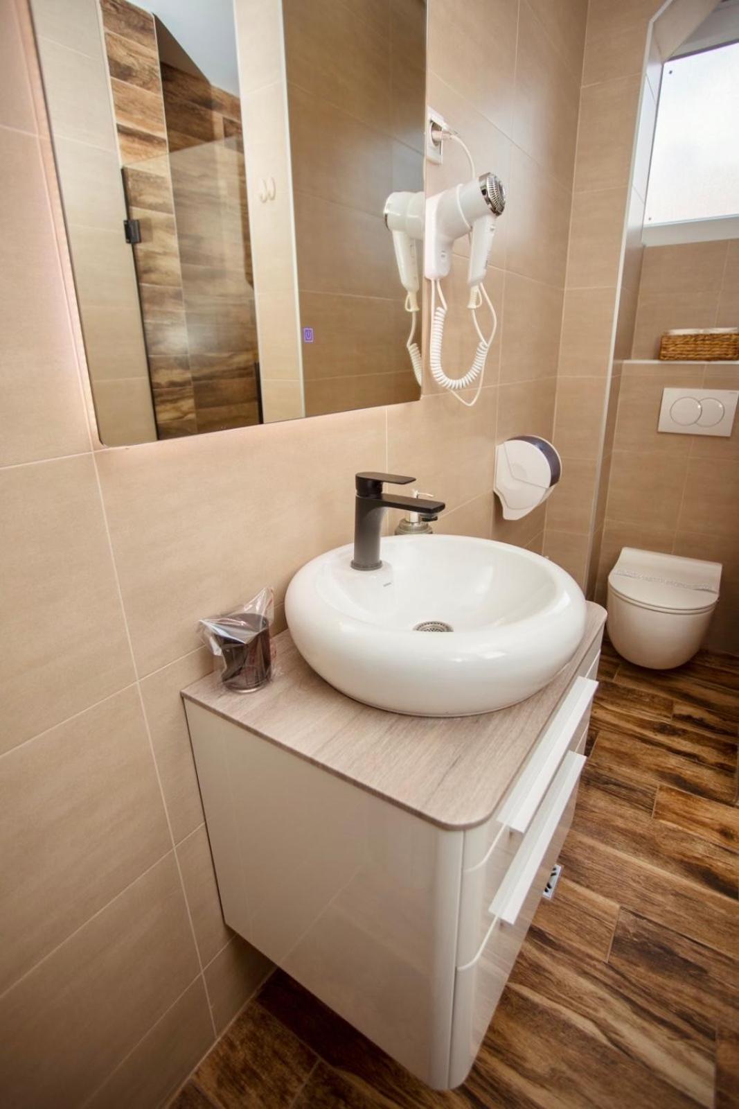 Mak Apartment - Free Parking - Balcony Sarajevo Ngoại thất bức ảnh